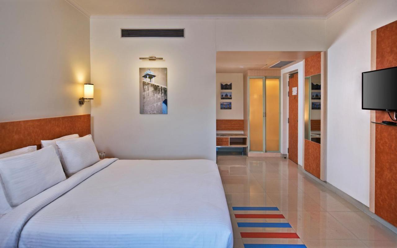 Nirwana Hometel Jaipur- A Sarovar Hotel מראה חיצוני תמונה