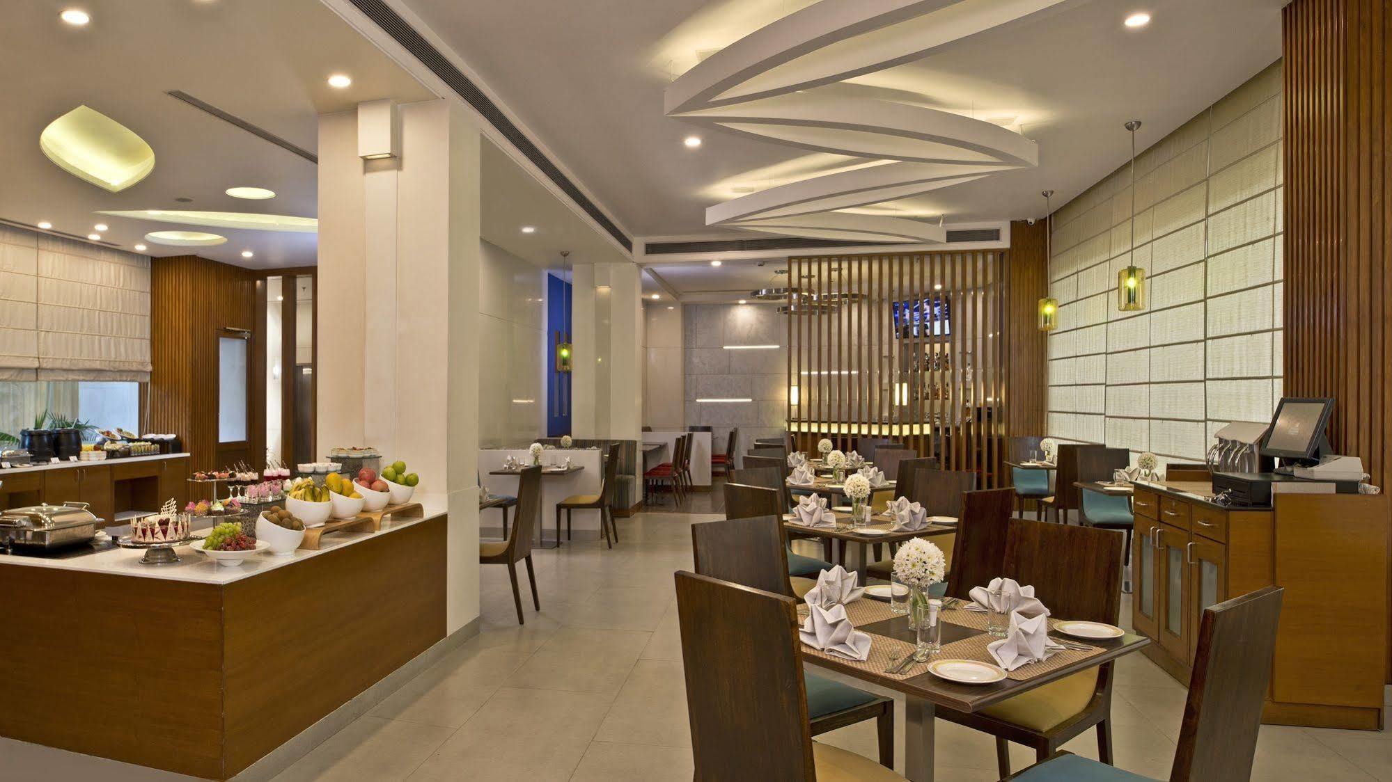 Nirwana Hometel Jaipur- A Sarovar Hotel מראה חיצוני תמונה