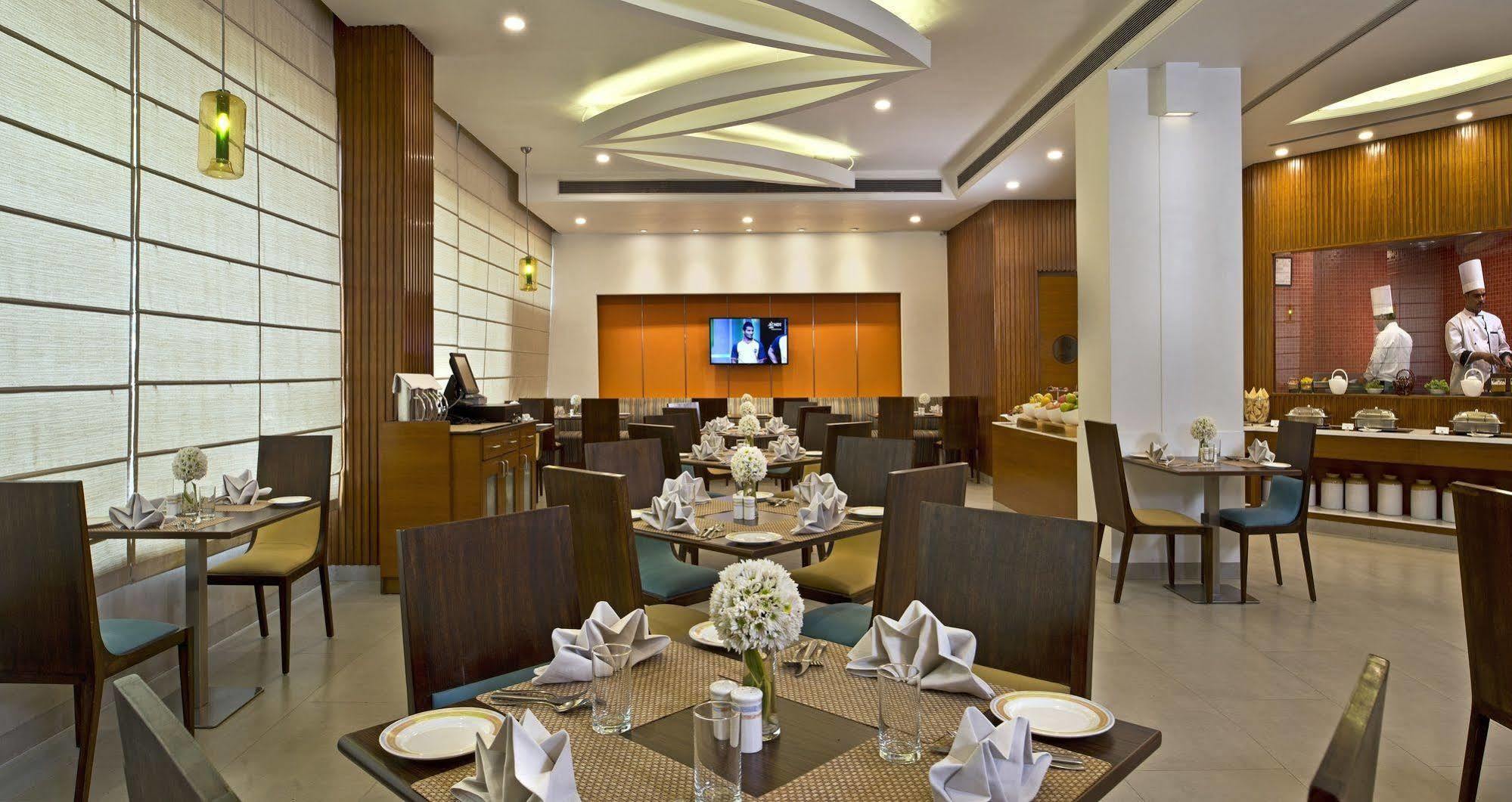 Nirwana Hometel Jaipur- A Sarovar Hotel מראה חיצוני תמונה